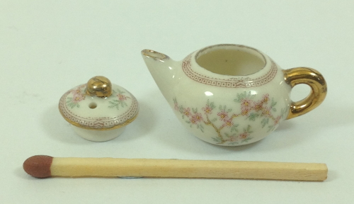 delicate flowers teapot (T29)